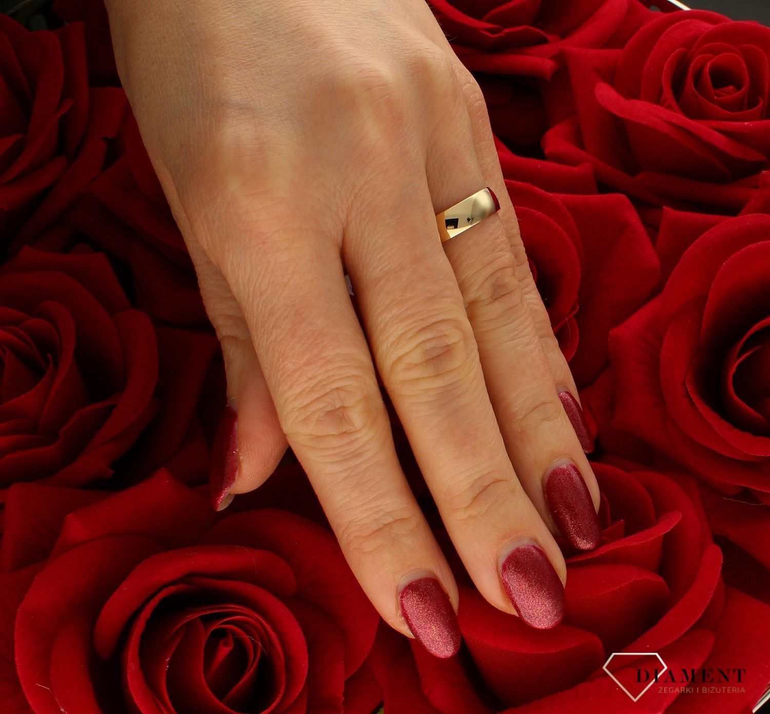 Złota obrączka półokrągła soczewkowa 5 mm – klasyczna elegancja w ponadczasowej formie.jpg